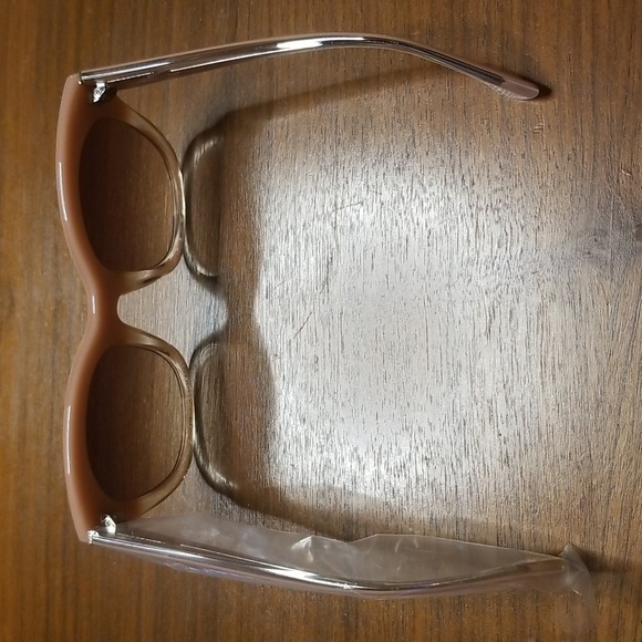 💕ALICE + OLIVIA💕 Victoria Sunglasses Blush/Fade NWT - Picture 11 of 16